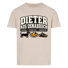 Dieter aus Osnabrück T-Shirt – Dackel, Schnitzel & Sandalen – sand